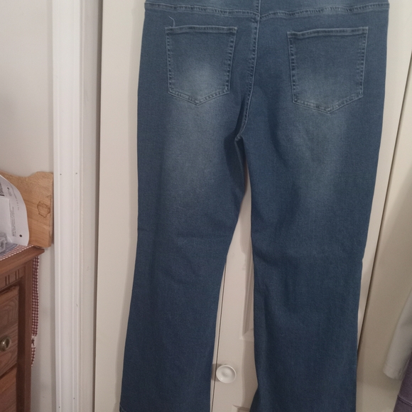 Source Unknown Denim - Source Unknown Classic Denim Straight Leg Jeans